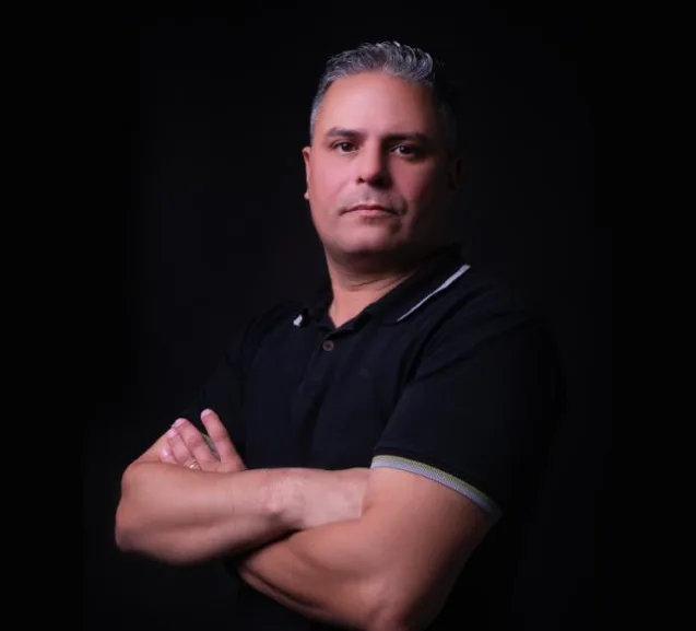 Leonardo Lopes, corretor de imóveis